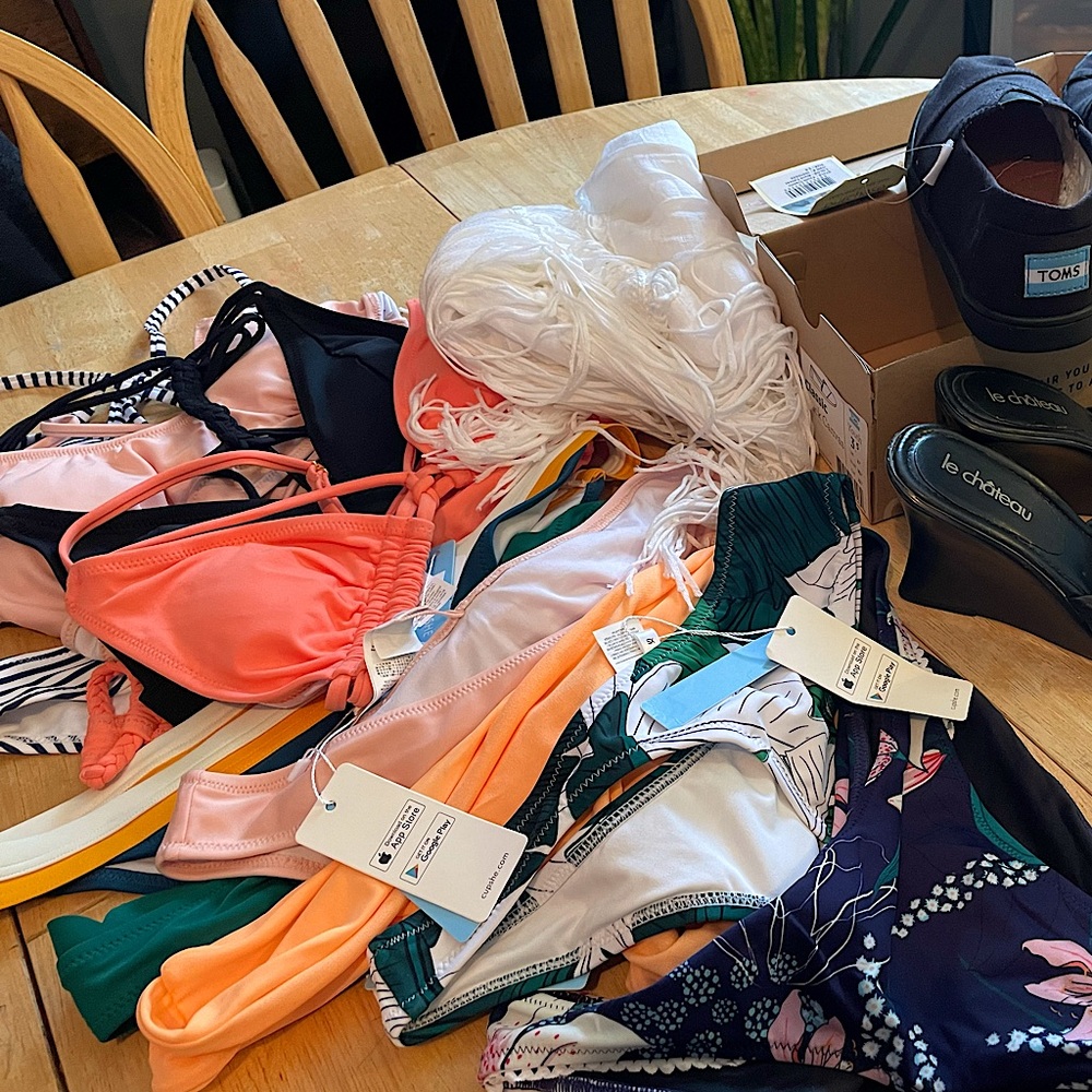 Variety of Cupshe XS/SM Bikini lot. Tags and liners attached, never worn.